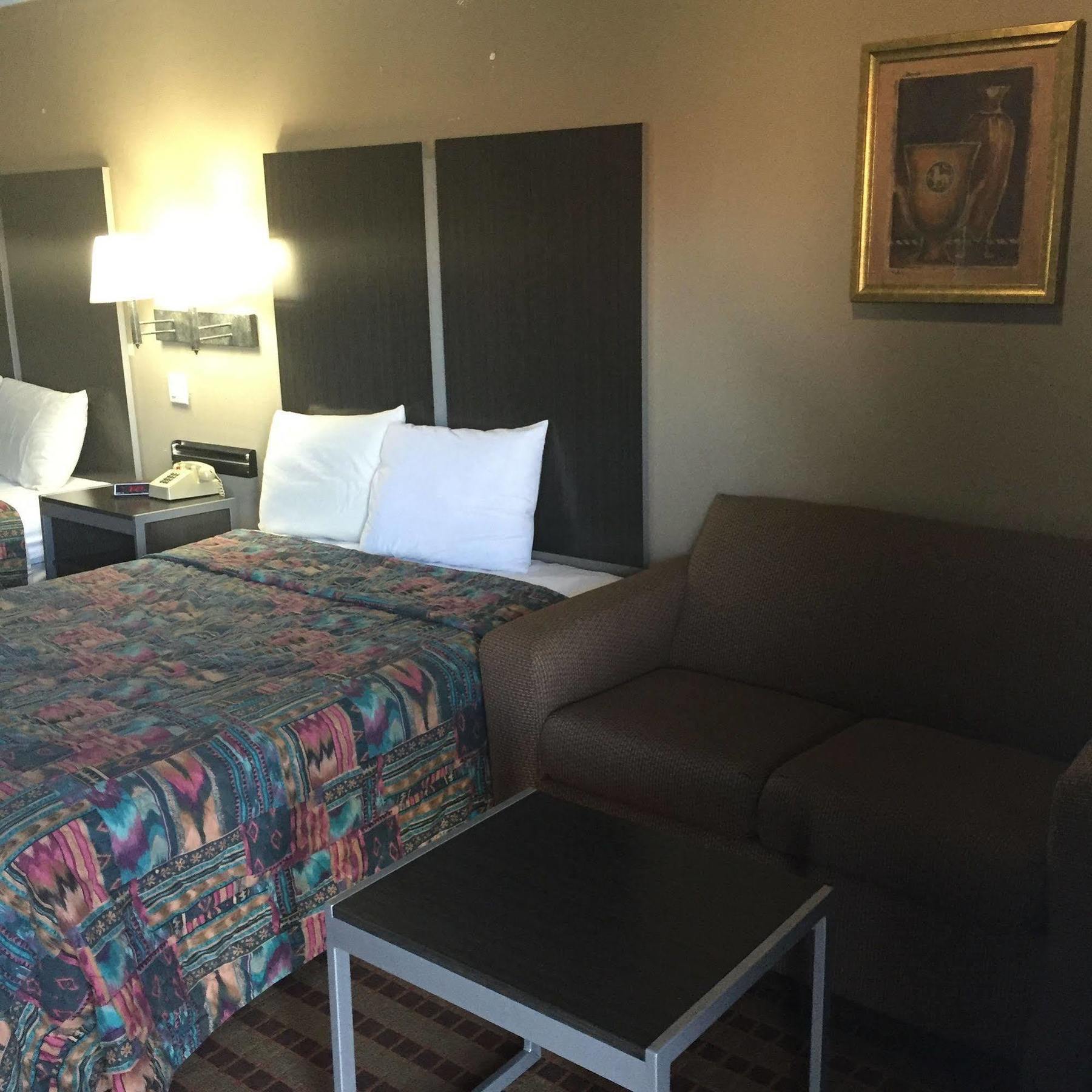 Camelot Inn And Suites Aldine Экстерьер фото